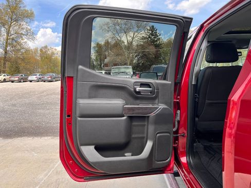 Used 2019 Chevrolet Silverado 1500 LTZ w/ LTZ Premium Package AWD/4WD image 16