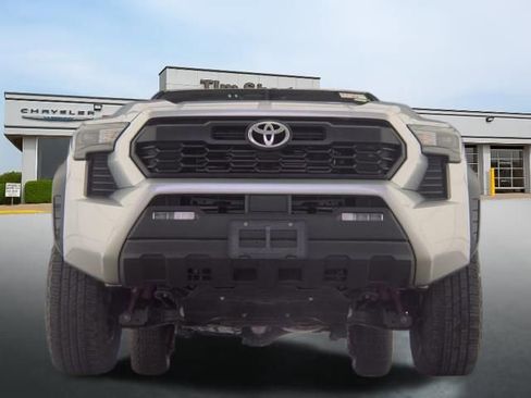 Used 2025 Toyota Tacoma TRD Off-Road image 3