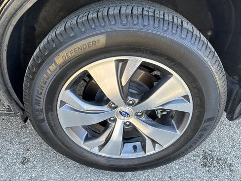 Used 2019 Subaru Ascent Premium image 9