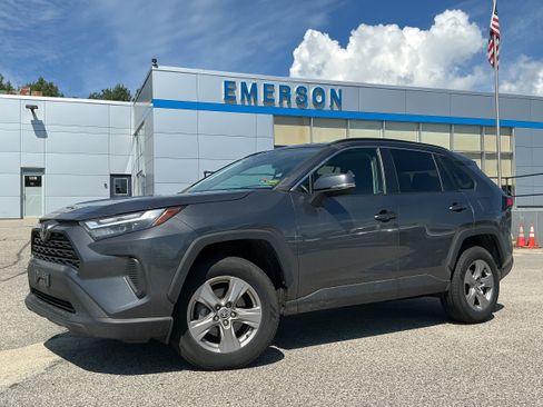 Used 2022 Toyota RAV4 XLE w/ Convenience Package AWD/4WD image 4