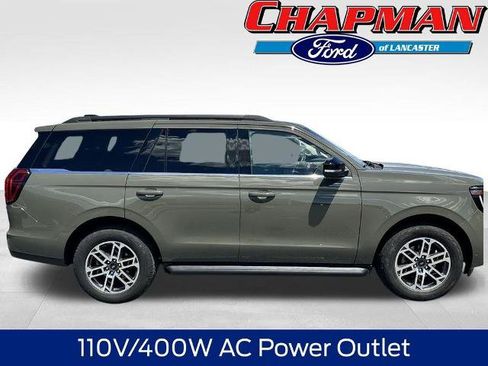 Certified 2025 Ford Expedition Active AWD/4WD image 2