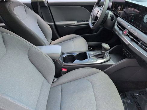 Used 2025 Kia K4 FWD image 31