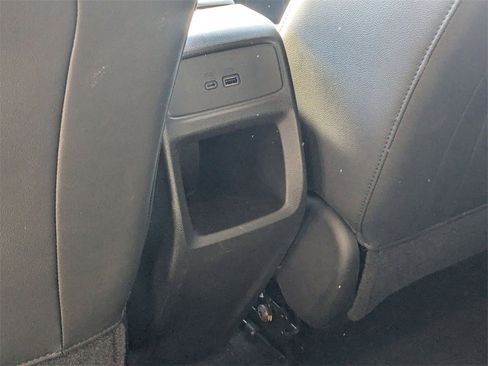 Used 2025 Chevrolet Trax LT w/ LT Convenience Package image 28