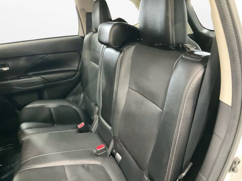 Used 2016 Mitsubishi Outlander ES image 13