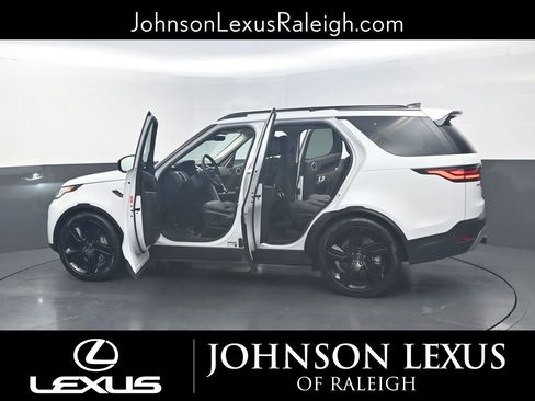 Used 2024 Land Rover Discovery S image 28