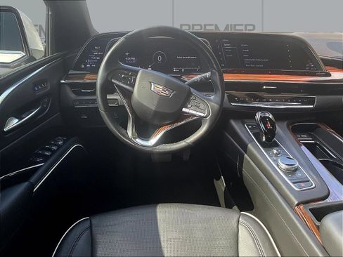 Used 2023 Cadillac Escalade Premium Luxury AWD/4WD image 10