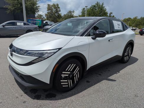 New 2026 Nissan Leaf SV+ w/ Floor Mat Package (SV+) FWD image 8