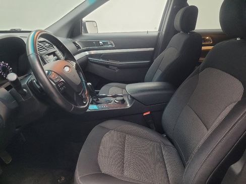 Used 2017 Ford Explorer XLT AWD/4WD image 17
