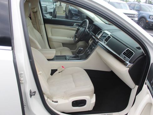 Used 2010 Lincoln MKS FWD image 12