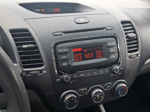 Used 2017 Kia Forte LX image 19