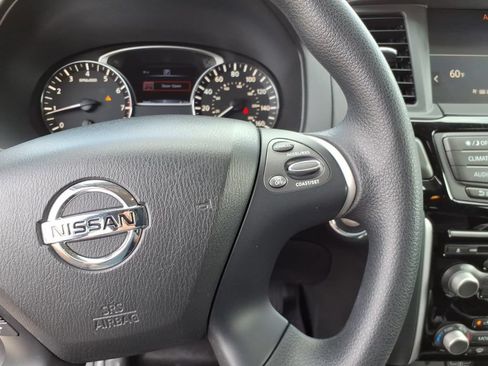 Certified 2019 Nissan Pathfinder S FWD image 8