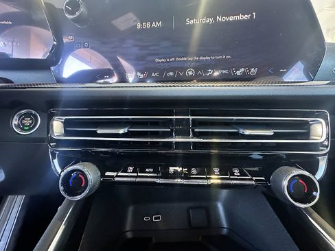 New 2026 Chevrolet Traverse High Country image 17