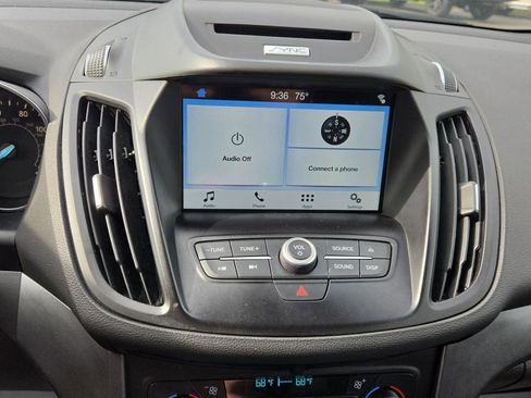 Used 2017 Ford Escape SE w/ Equipment Group 201A FWD image 24