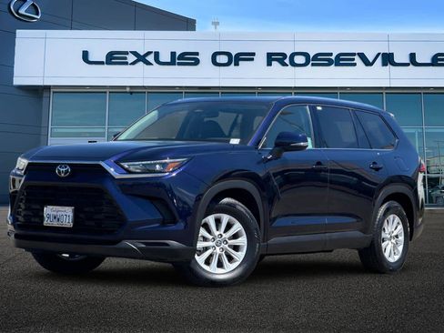 Used 2025 Toyota Grand Highlander FWD image 1