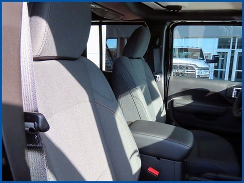 New 2026 Jeep Gladiator Willys image 10