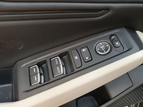 Used 2025 Honda Accord SE image 17