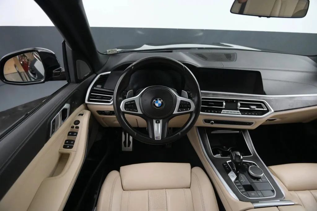 Used 2021 BMW X5 xDrive40i w/ M Sport Package AWD/4WD image 32