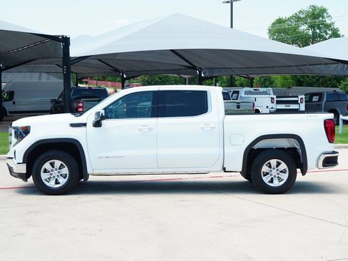 Used 2024 GMC Sierra 1500 SLE image 2