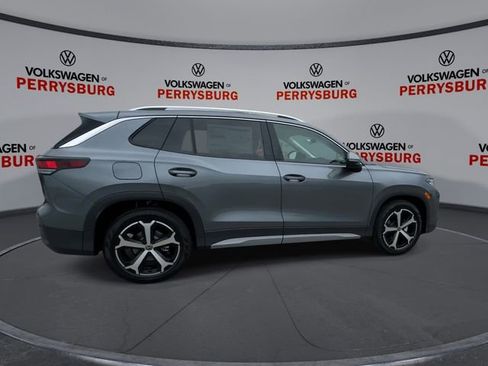 New 2026 Volkswagen Tiguan SE FWD image 8