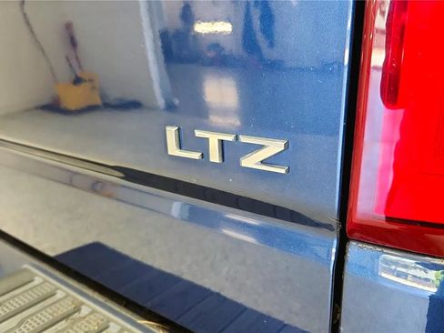 Used 2019 Chevrolet Silverado 1500 LTZ AWD/4WD image 22