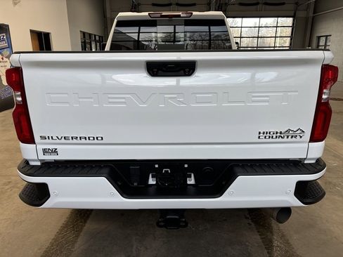 Used 2024 Chevrolet Silverado 2500 High Country image 6