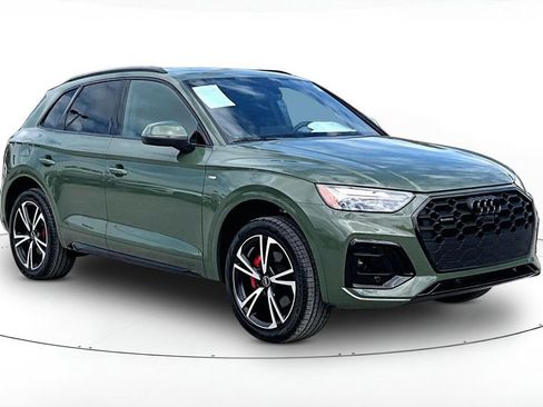 Certified 2025 Audi Q5 2.0T Premium Plus w/ Premium Plus Package AWD/4WD image 1