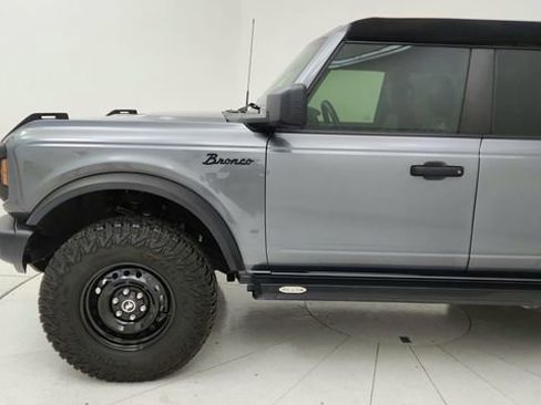 Used 2023 Ford Bronco Black Diamond image 9
