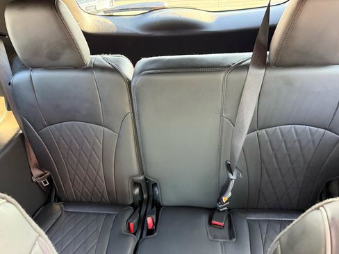 Used 2024 Buick Enclave Avenir w/ Avenir Technology Package image 10