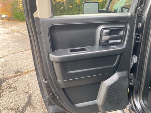 Used 2017 RAM 1500 Express w/ Black Ram 1500 Express Group image 17