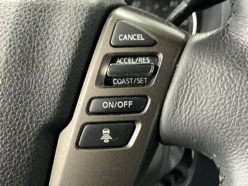 Used 2024 Nissan Titan SV w/ SV Bronze Edition Package image 25