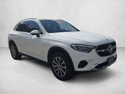 Used 2023 Mercedes-Benz GLC 300 4MATIC image 3
