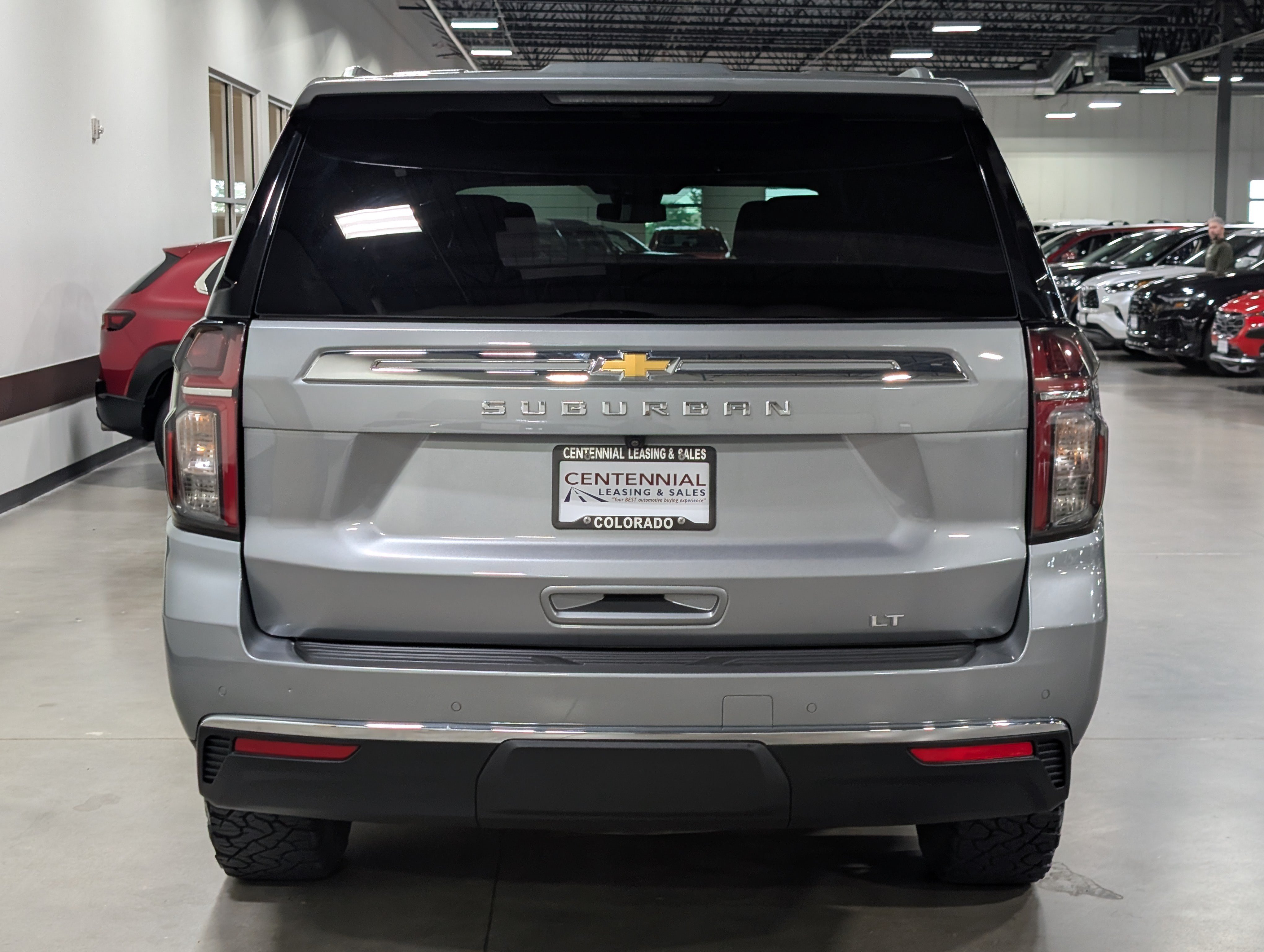 Used 2023 Chevrolet Suburban LT w/ LT Signature Package AWD/4WD image 4