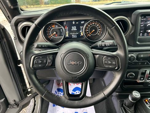 Used 2020 Jeep Wrangler Sport S image 16