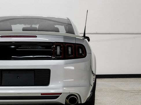 Used 2013 Ford Mustang GT Premium w/ Comfort Pkg RWD image 49