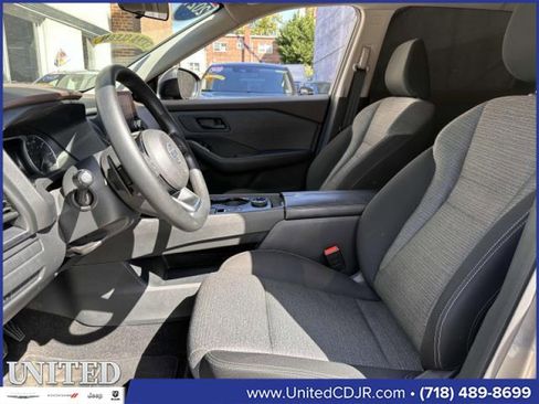 Used 2021 Nissan Rogue S image 16