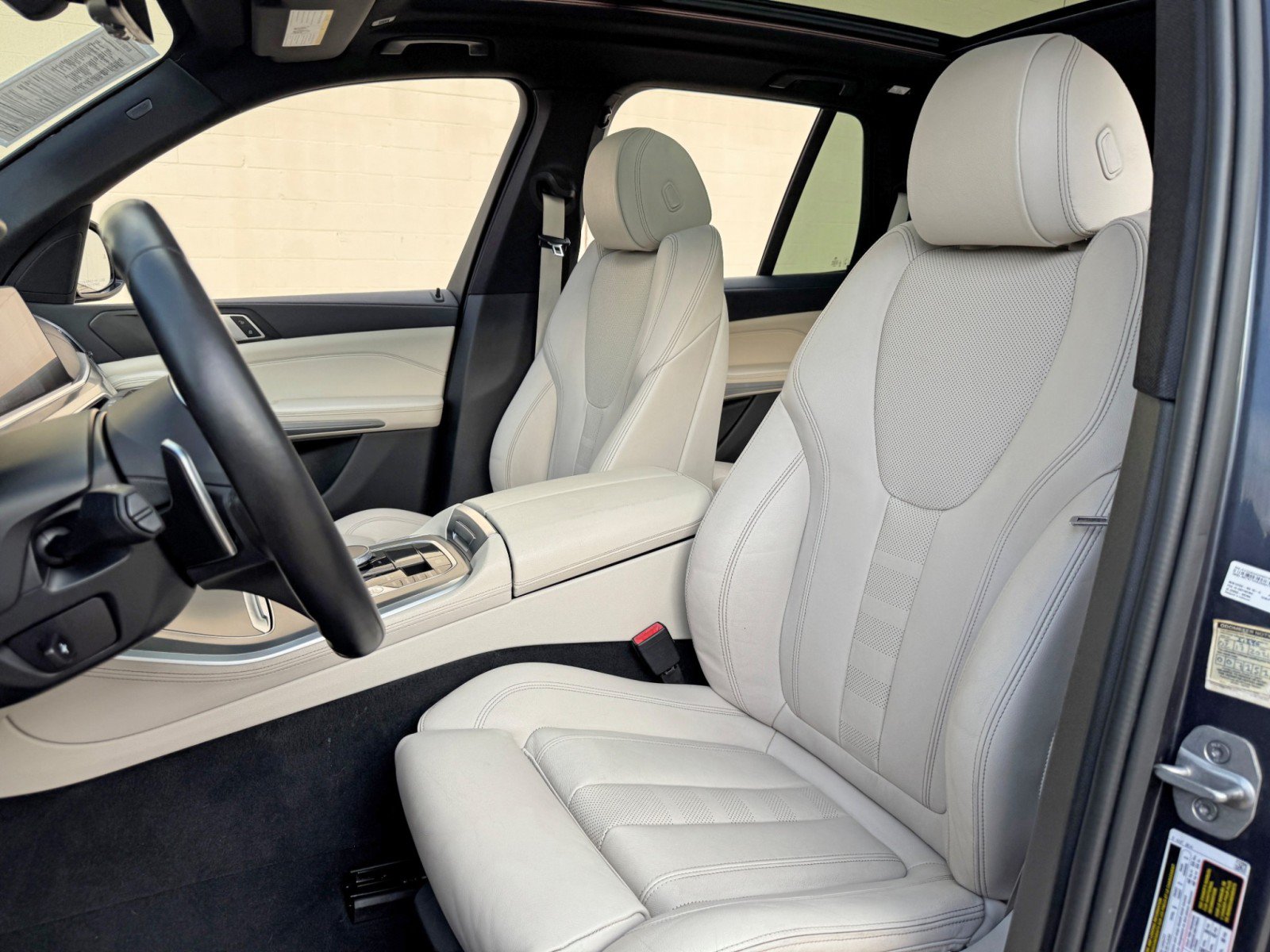 Used 2021 BMW X5 sDrive40i w/ M Sport Package RWD image 40