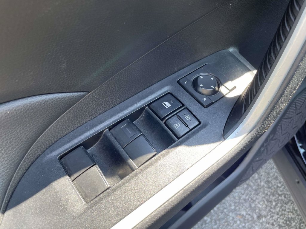 Used 2025 Toyota RAV4 LE FWD image 17