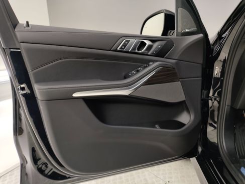 New 2026 BMW X5 sDrive40i w/ M Sport Package image 11