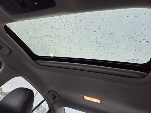 Used 2025 Nissan Sentra SR w/ SR Premium Package image 12