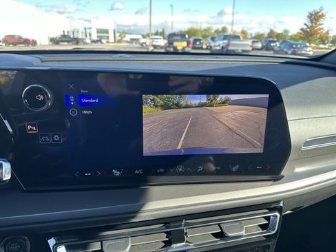 New 2026 Chevrolet Traverse LT w/ Sun and Wheel Package image 16