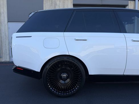 Used 2023 Land Rover Range Rover Autobiography AWD/4WD image 12
