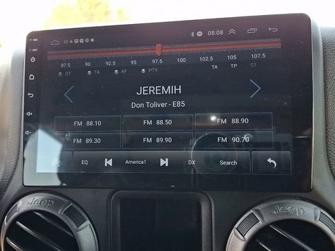 Used 2018 Jeep Wrangler Unlimited Sport AWD/4WD image 13