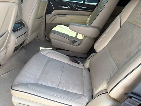 Used 2023 Cadillac Escalade Premium Luxury AWD/4WD image 15