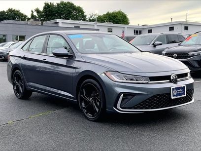 Certified 2025 Volkswagen Jetta SE w/ Sunroof Package