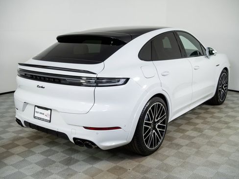 New 2026 Porsche Cayenne Turbo image 30