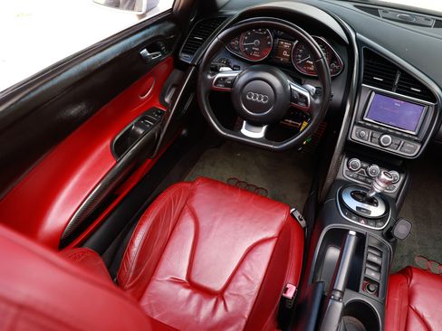 Used 2011 Audi R8 V10 image 15