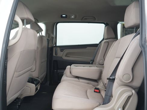 Used 2018 Honda Odyssey EX image 15