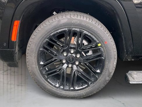 New 2026 Jeep Grand Wagoneer L Limited AWD/4WD image 35