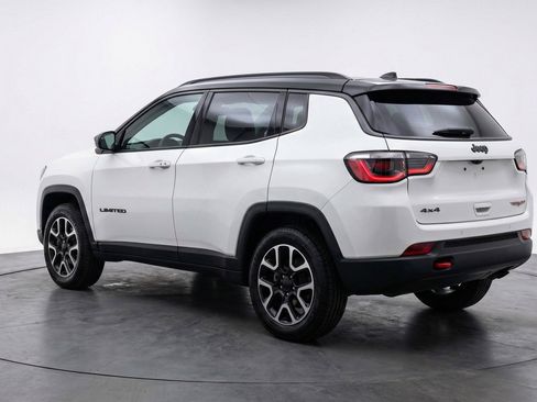 Used 2025 Jeep Compass Trailhawk image 6
