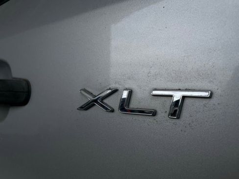 Used 2017 Ford Transit 150 XLT image 10